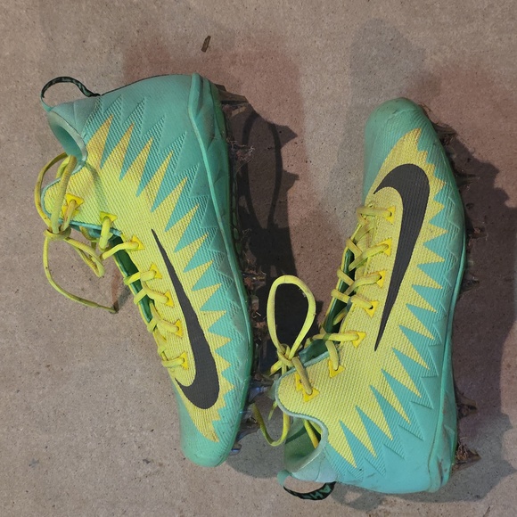 Nike Mens' Yellow and Green Athletic Shoes - Picture 2 of 3